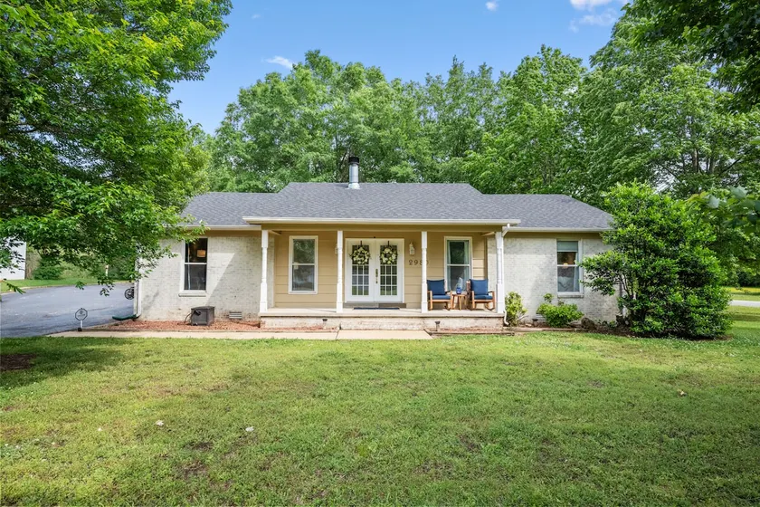 Stylish Home w Infrared Sauna 1 mile off of I-40 - Image 1