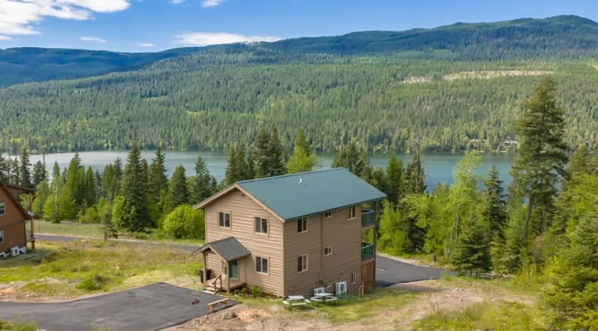 Hummingbird Cabin, Mountain & Lake Views, Glacier - Image 1