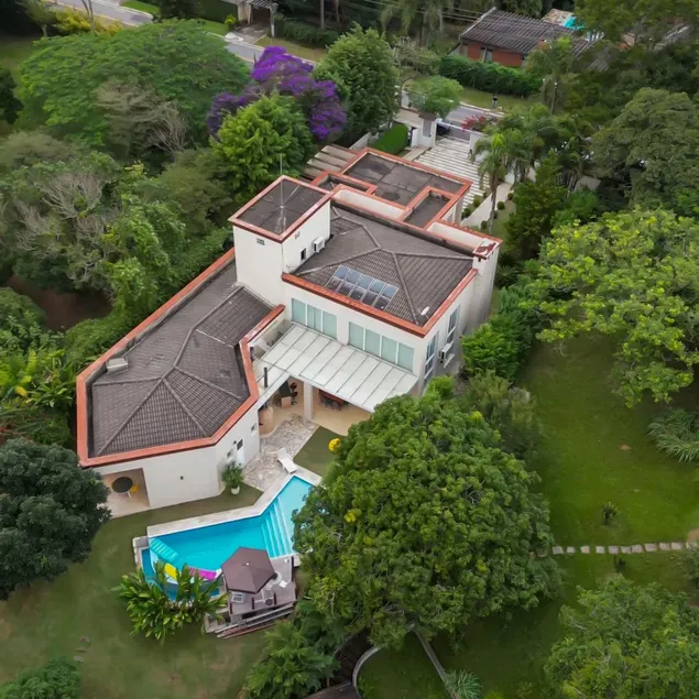 Single-story luxury home with 4BR near São Paulo - Image 1