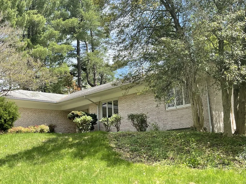 Prime Bethesda Location | Easy Access to DC MTR - Image 1