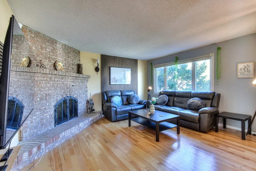 Family Friendly 2BR in Longueuil with parking - Image 1