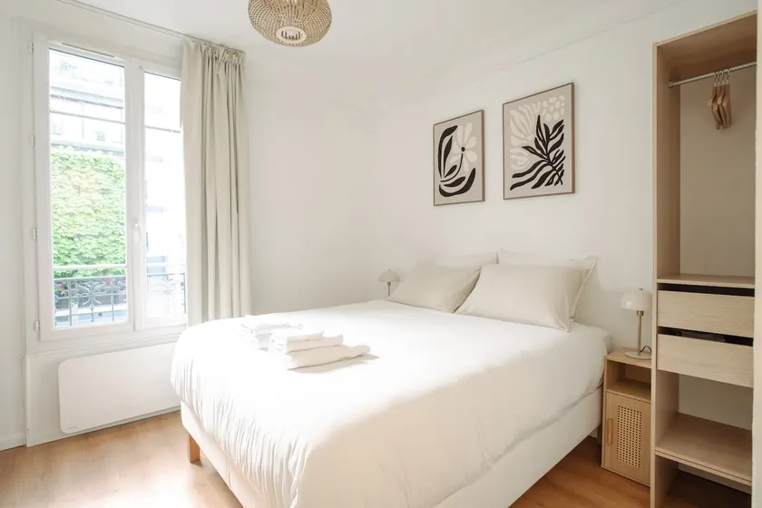 Bright studio · Quick access to Paris and Versailles - Image 1