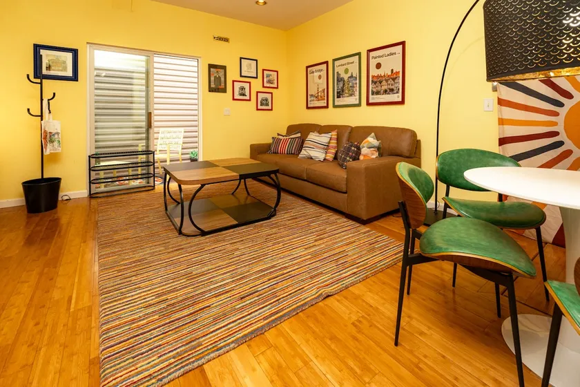Inner Sunset Haven: 2BR Flat with Cal King - Image 1