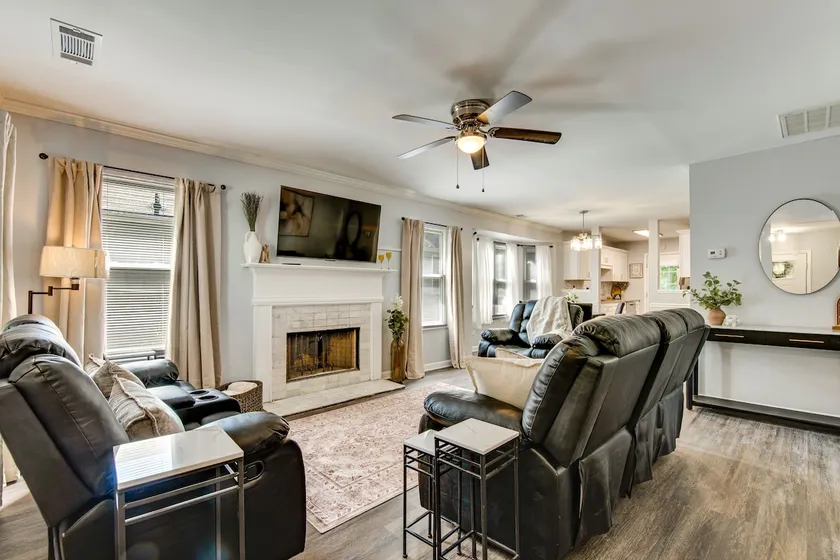 Adorable 3-bedroom Less than 20 mins from Stadium! - Image 1