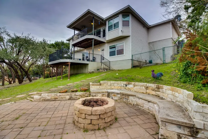 4BR Lakeview | Balcony | Firepit | Game Room - Image 1
