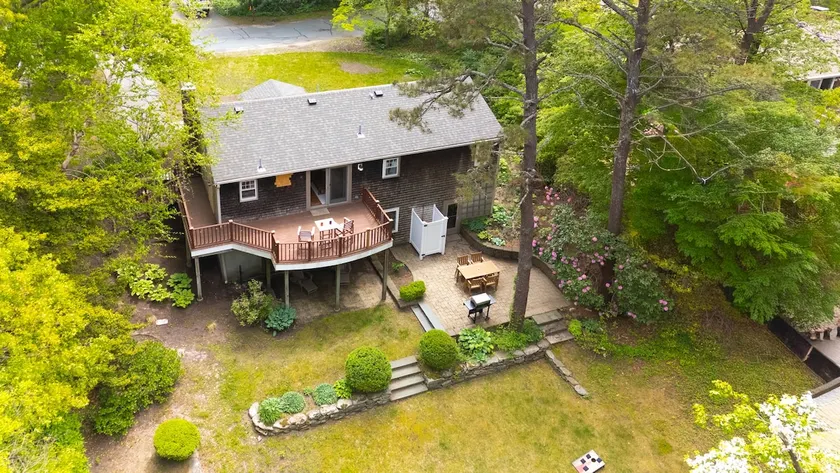 *Newly Renovated | Private Yard & Deck - Image 1