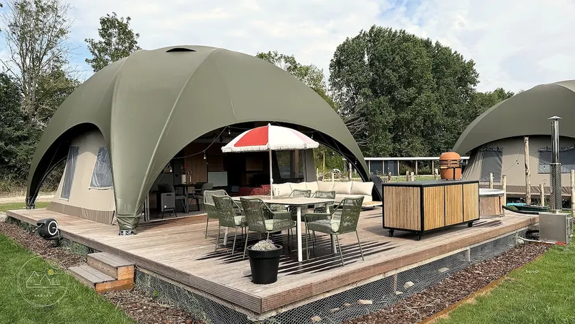 New luxury waterfront lodges with private hot tub - Image 1