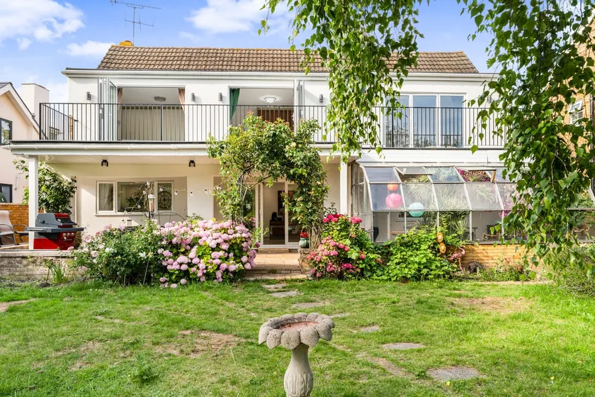 House in Wraysbury near Windsor - Image 1