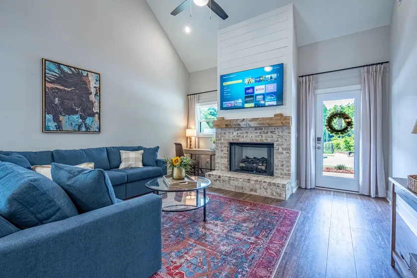 Near LakePoint Sports 4BR Home With Movie Room - Image 1