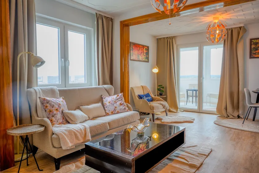 6 Guests Skyline Apartment near Mercedes Plant - Image 1