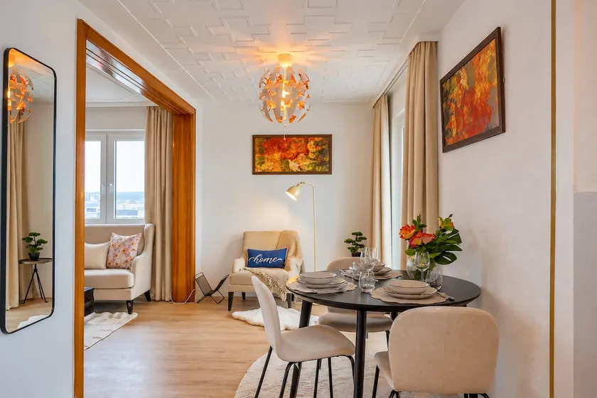 6 Guests Skyline Apartment near Mercedes Plant - Image 1