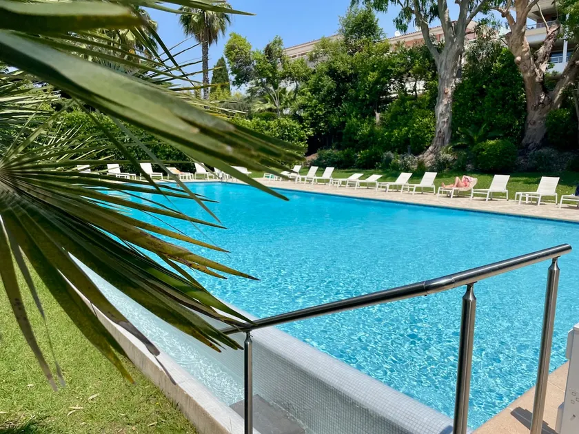 T2, piscine parking tennis - Image 1