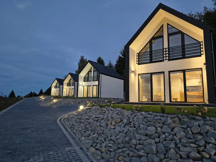 House 4 - Image 1