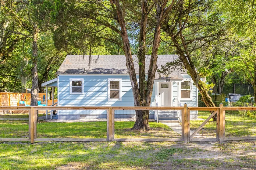 Near Downtown CHS + Airport | Fenced Yard + Deck - Image 1