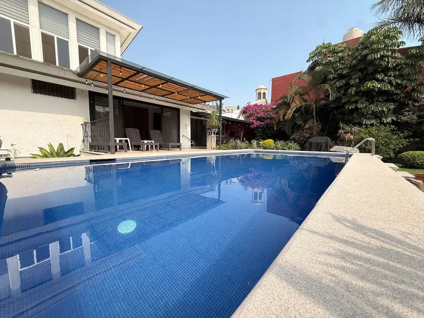5 bedrooms, ground floor, heated pool, Golden Zone - Image 1