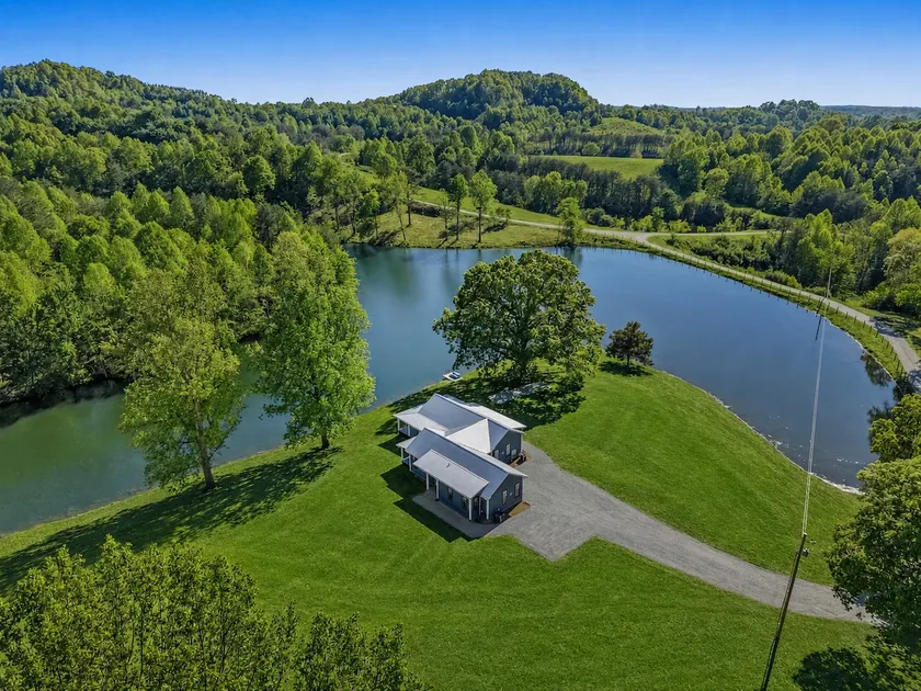 Private Lake Cottage • Kayak & Fish • Sleeps 6 - Image 1