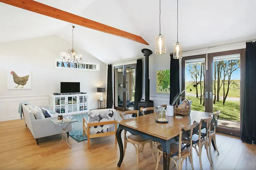 Block Eight 1 - Vineyard View - 5* Luxury in the vineyards - Image 1