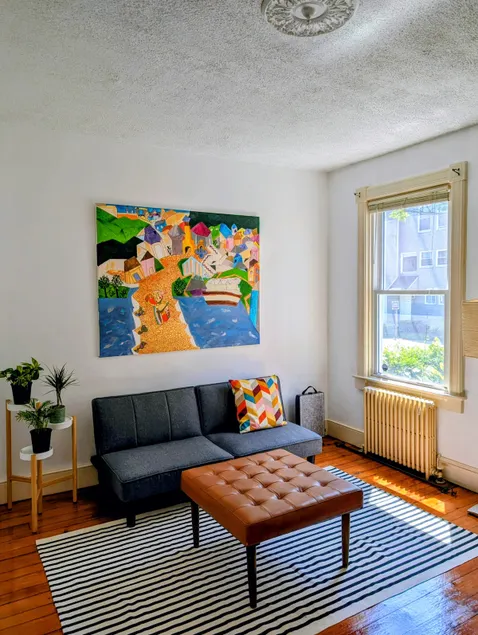 2 BR in Yale campus, very safe area, free parking - Image 1