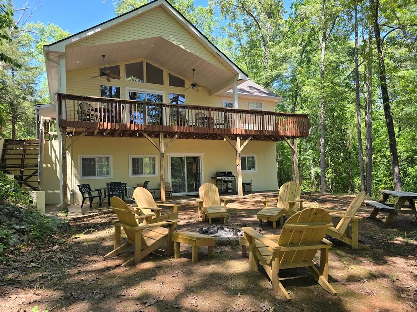 Charming, family friendly, lake front retreat! - Image 1
