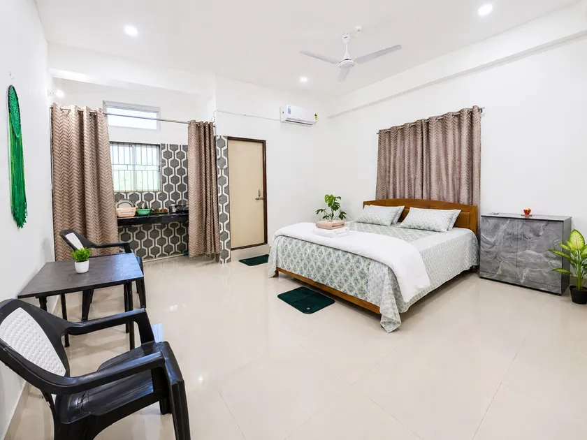 Venus Studio Nest-Budget Stay - Image 1