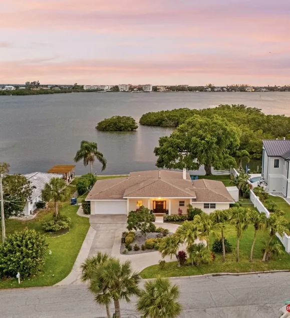 Grand Oak at Seaview | Waterfront + Heated Pool - Image 1