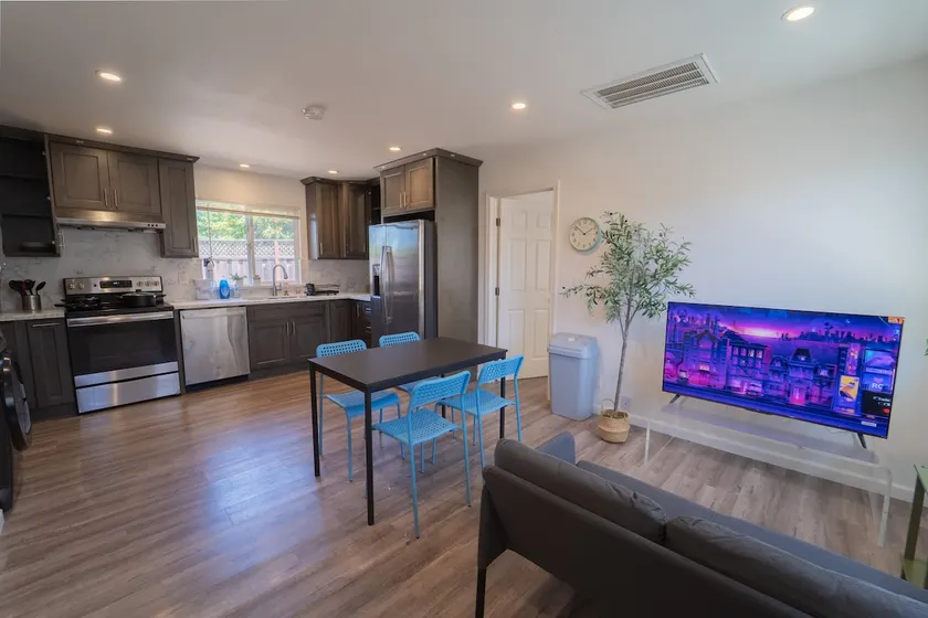 Quiet 2BR/2BA cozy guest house in Fremont - Image 1
