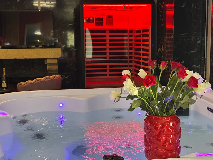 Le Cocon secret - Sauna - Jacuzzi - Image 1