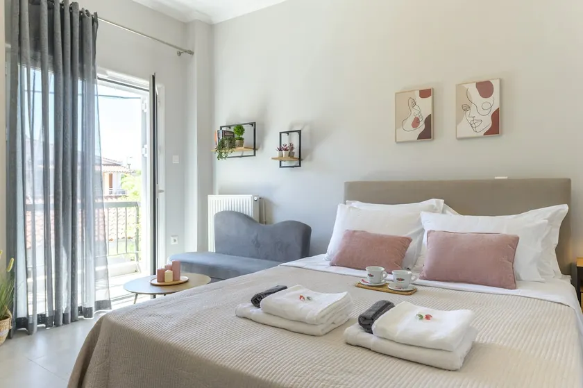 Rania's Seaside Nest- Steps from the Beach - Image 1