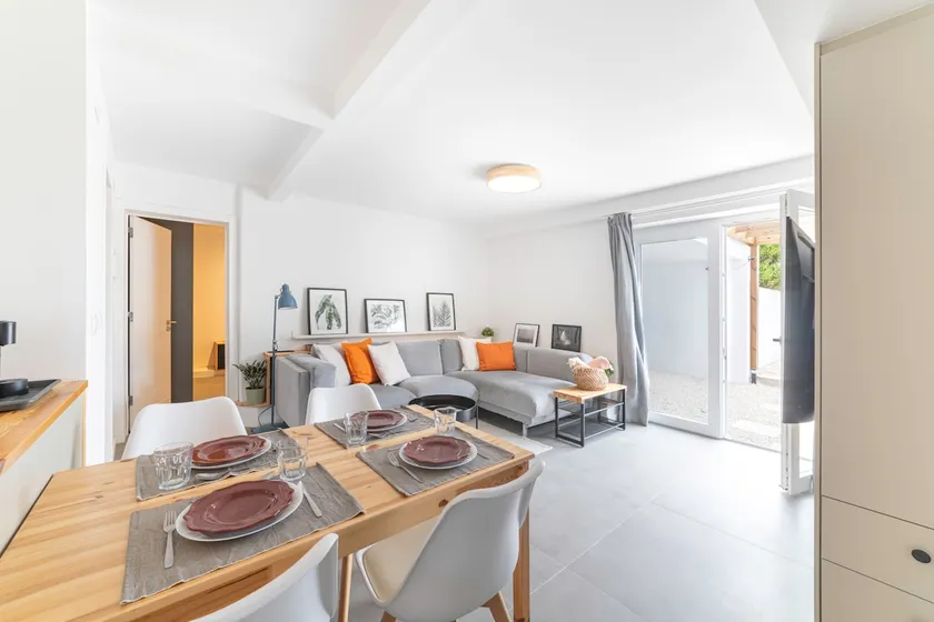Modern 1BR Apartment | Patio | by Carcavelos Beach - Image 1