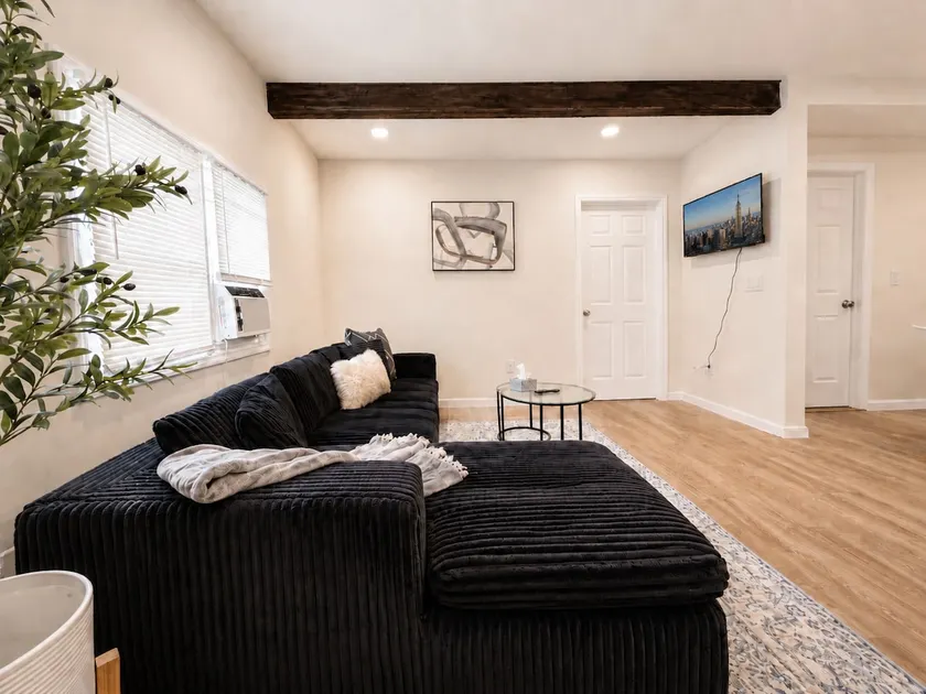 Modern 3 Bed Near NYC, EWR & MetLife - Image 1