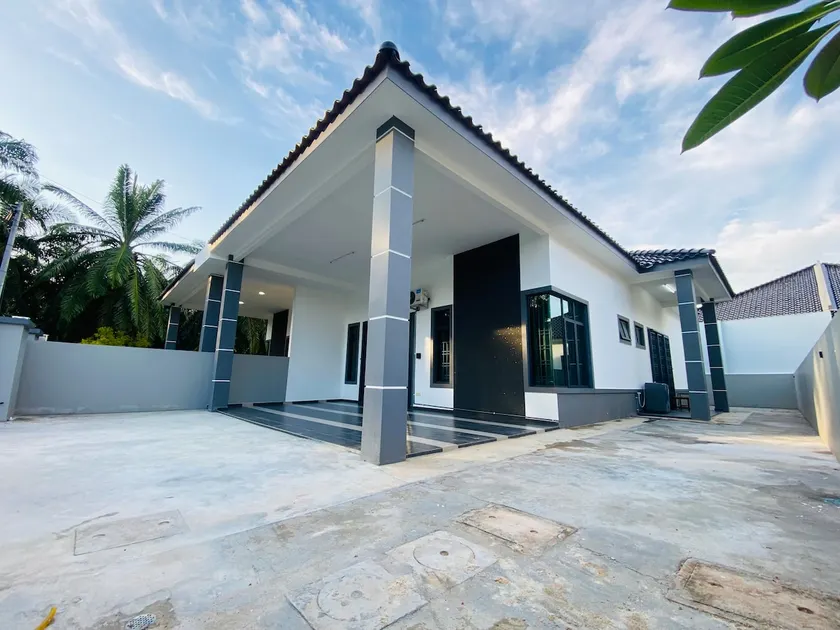 Hanah Home Bukit Gambir - Image 1