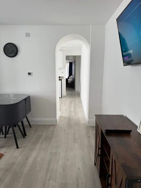 Ground Floor Flat with Courtyard garden - Image 1