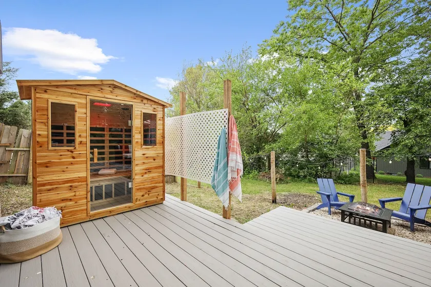 Infrared Sauna | Firepit | Kayaks | Walk 2 Launch! - Image 1
