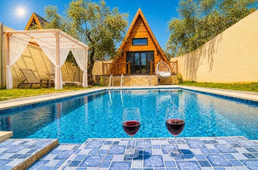 Bungalow (5) with 1 Bedroom and Private Pool - Image 1