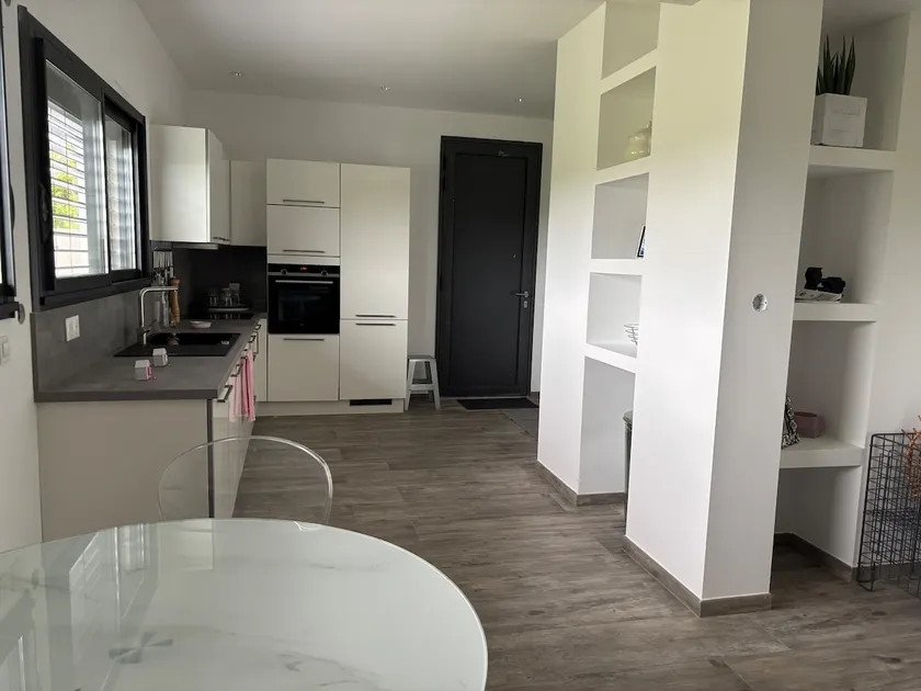 House vs. apartment - Image 1