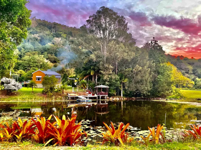 Private lakes, gardens, mountains & wildlife - Image 1