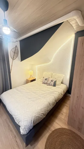 Lakeside Apartment - Image 1