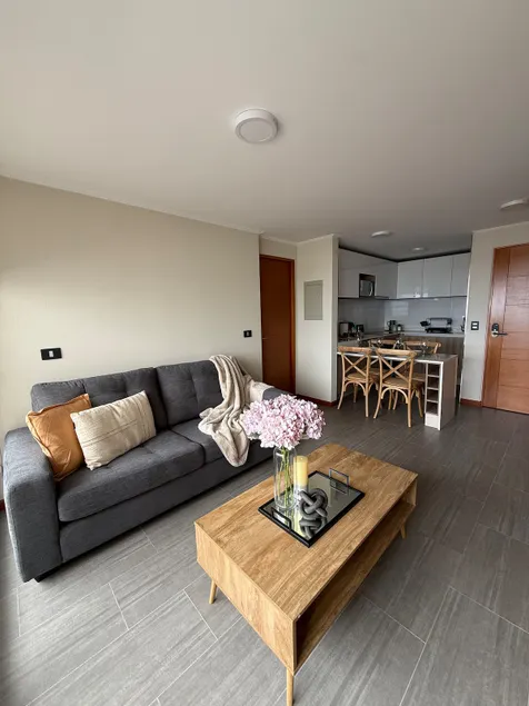 An apartment with an ocean view - Image 1
