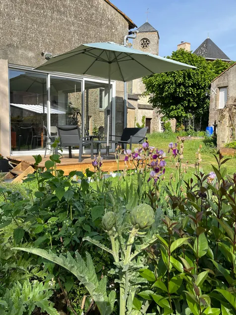 Quiet, self-contained gîte in a former priory - Image 1