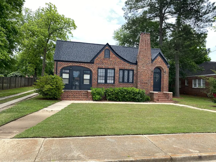 Dogwood Manor - Image 1