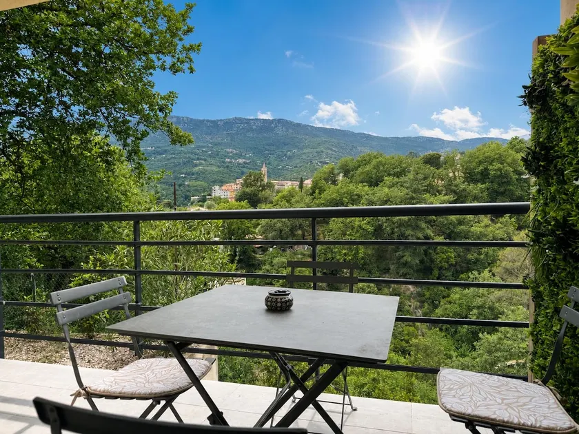 Apartment with terrace & parking between Nice and Monaco - Image 1