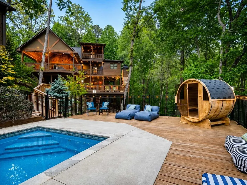 Heated Pool Mtn Views Sleeps 20 Game Room - Image 1