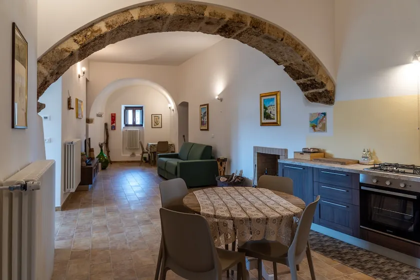 Lovely apartment in a historic building - Image 1