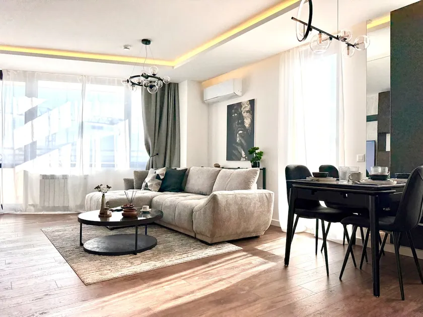 Cosher | Dark Luxury • Top Floor • Metro & Parking - Image 1