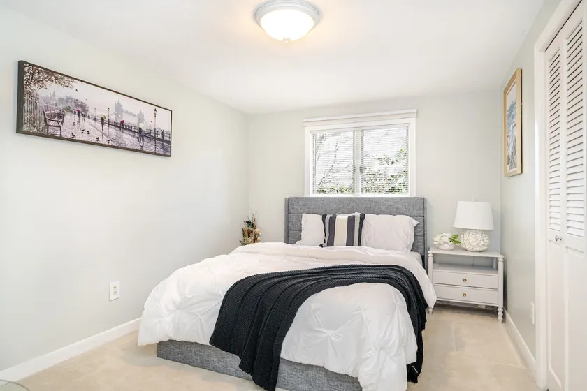 Spacious Family-Friendly 5BR 3BA House w/Parking - Image 1