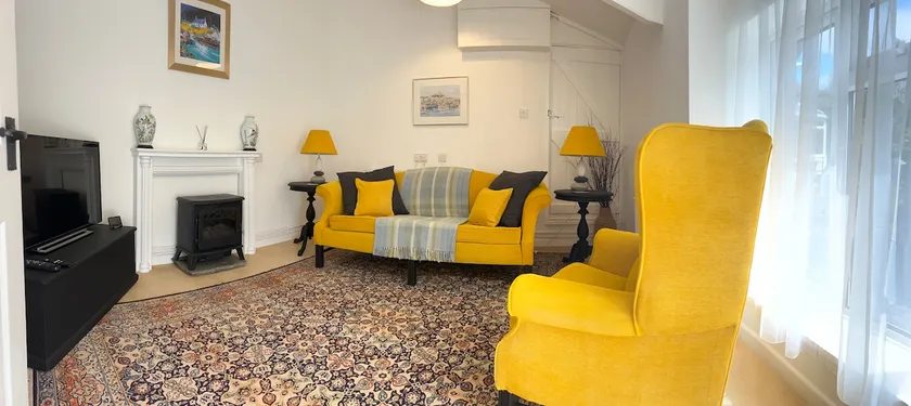 The West Wing! a coastal retreat! - Image 1