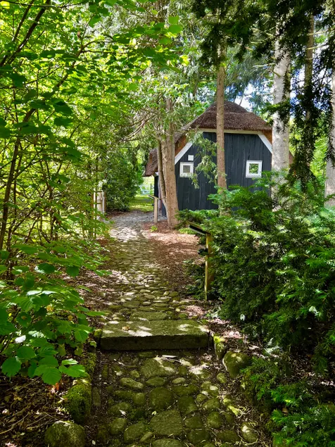 Cottage mid nature - Image 1