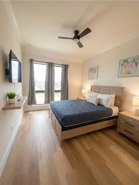 Golf Course Living at Its Best 3BR Luxury Stay - Image 1