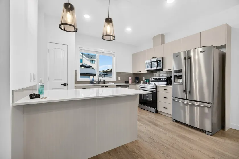 NEW Family Retreat | Sleeps 8 | Garage - Image 1