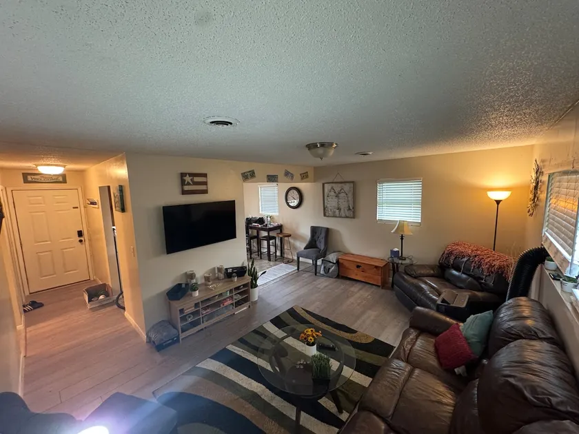 Freshly Remodeled Cozy 2BR Retreat w/Open-Air Feel - Image 1